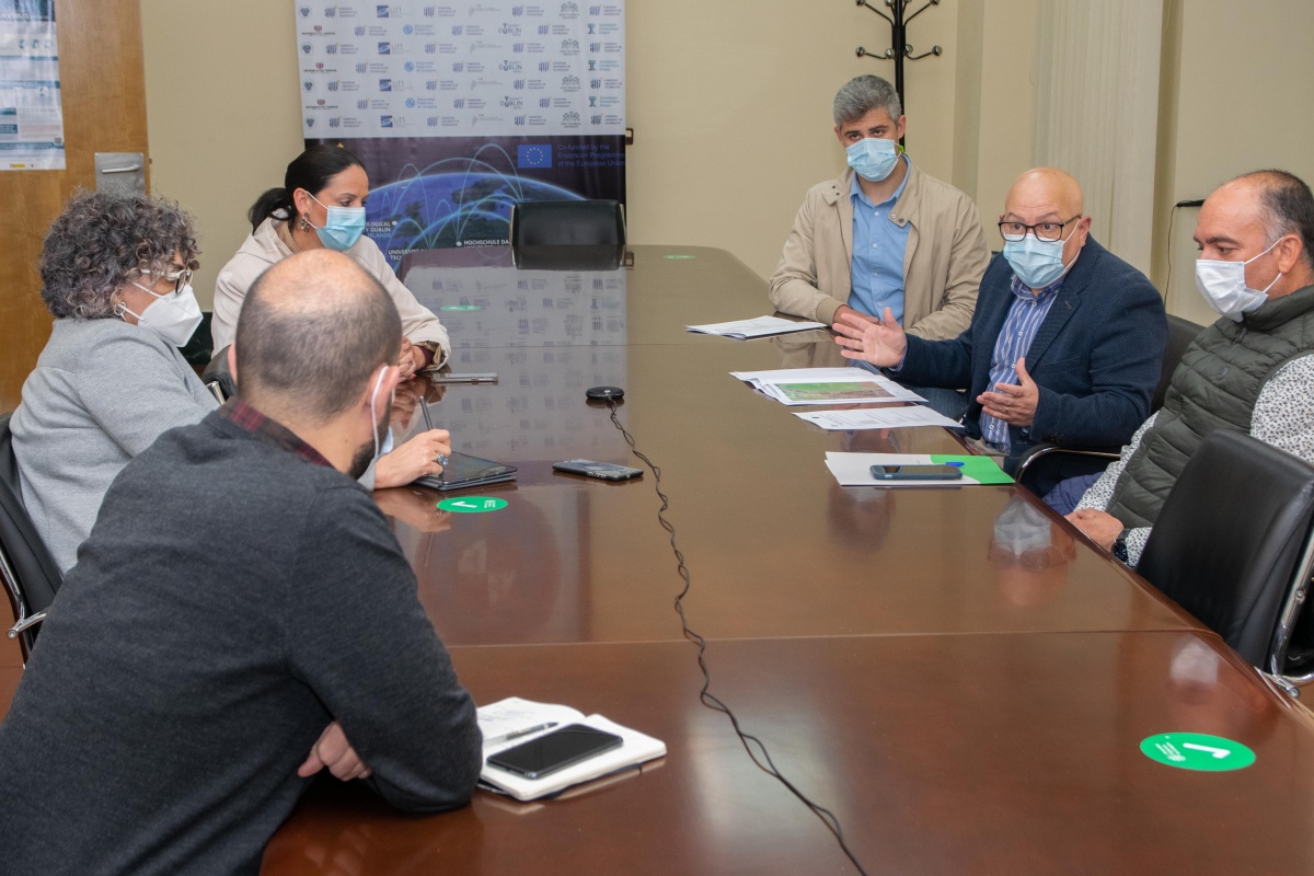 Reunión entre responsables de la UPCT y del Ayuntamiento de Fuente Álamo.