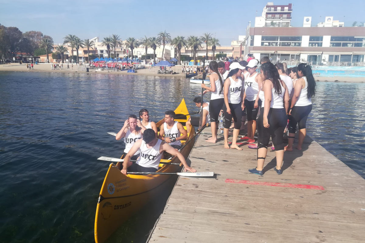 Integrantes del equipo mixto de estudiantes.