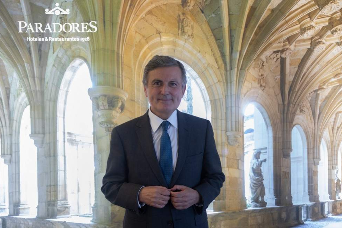 Pedro Saura en uno de los paradores nacionales.