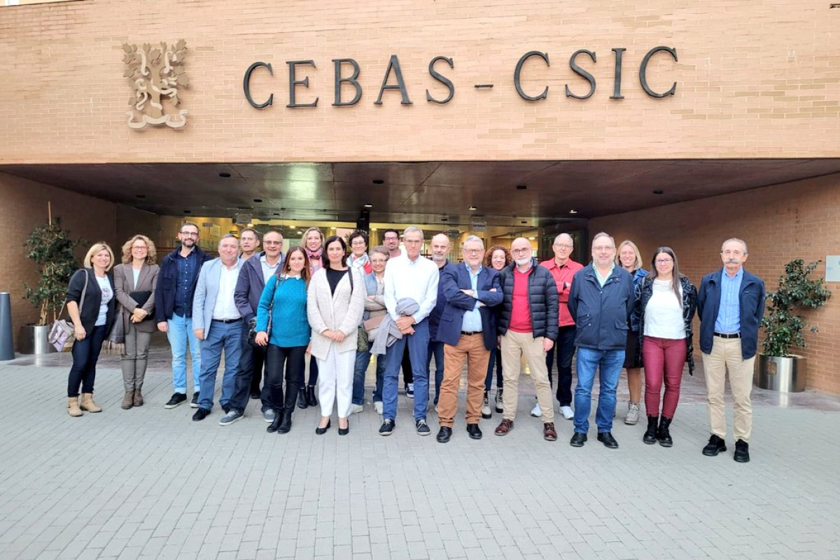 Imagen de los asistentes al acto inaugural, celebrado en el CEBAS-CSIC.