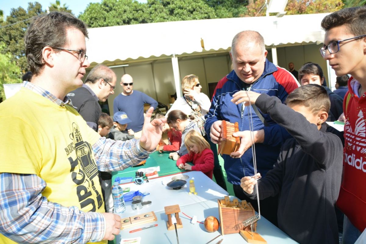 Un taller de matemáticas de la UPCT en la Semana de la Ciencia y la Tecnología.
